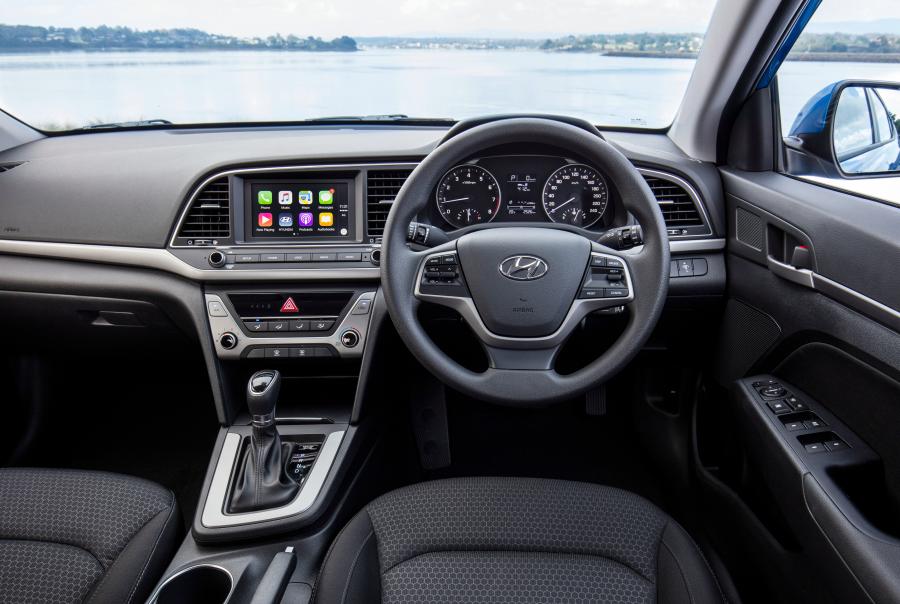 Торпедо Hyundai Elantra 2016 года  (AU) (фото 2 из 28)